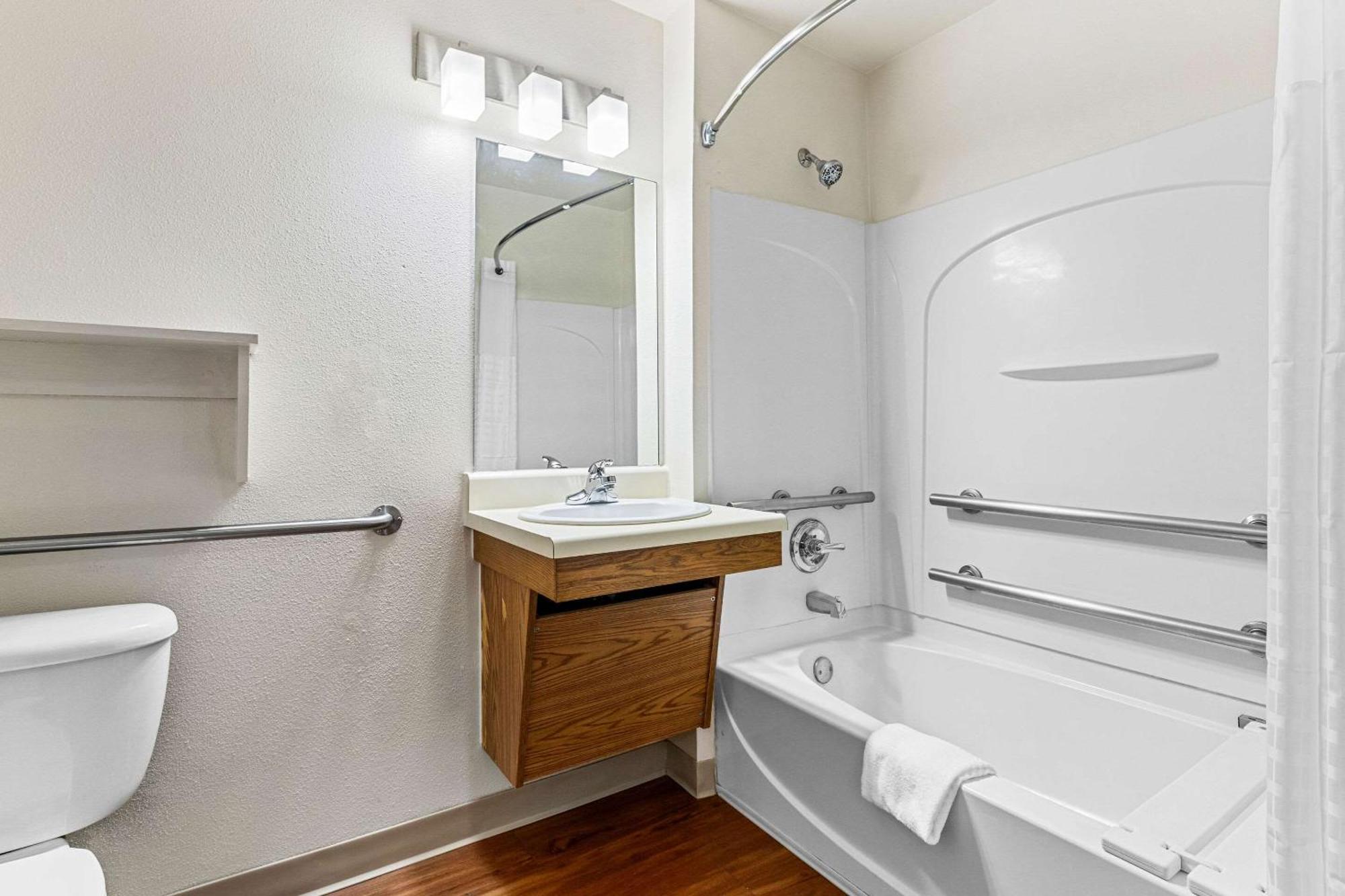 Woodspring Suites 털사 외부 사진
