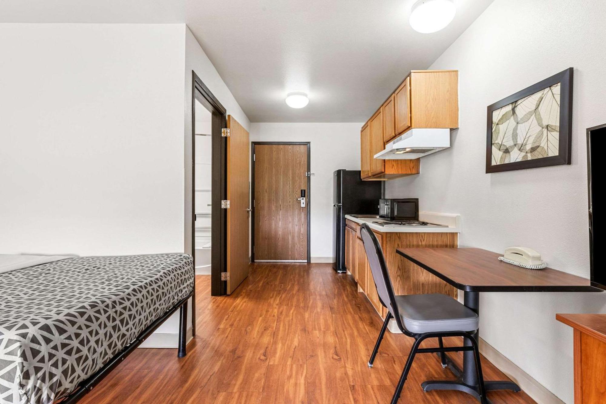 Woodspring Suites 털사 외부 사진